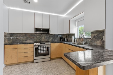 340 Bamboo Rd unit North, Riviera Beach, FL 33404 - photo 4