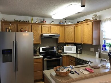 Matching breakfast bar.