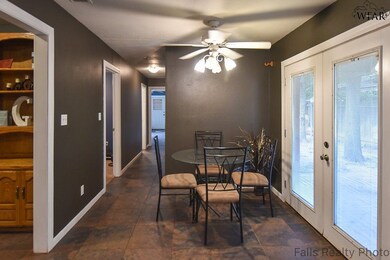 1639 Brenda Hursh Dr, Wichita Falls, TX 76302 - photo 5