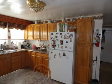 24 Crystal St, Worcester, MA 01603 - photo 3