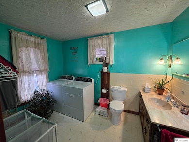 1175 N Locust St, Wahoo, NE 68066 - photo 7