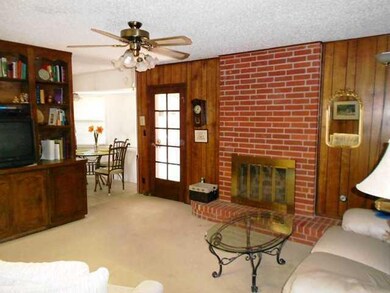 10532 Brian Mooney Ave, El Paso, TX 79935 - photo 5