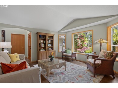 Living Room/Entrance