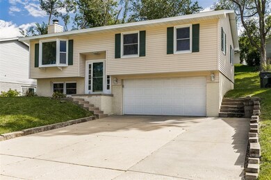 1737 Southview Dr NW, Cedar Rapids, IA 52405 - photo 3