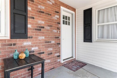 5 Denise St, Nashua, NH 03063 - photo 2