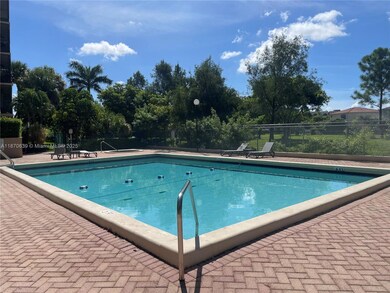 900 NE 195th St unit 703, Miami, FL 33179 - photo 4