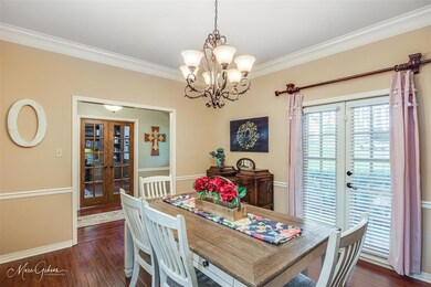 Formal Dining