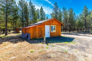 8859 Split Rail Rd, La Pine, OR 97739 - photo 3