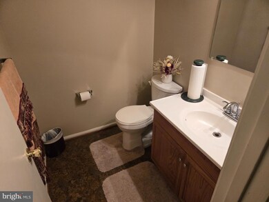 318 Meadow Way, Hyattsville, MD 20785 - photo 4