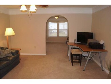 Living Room. Neutral colors and decor