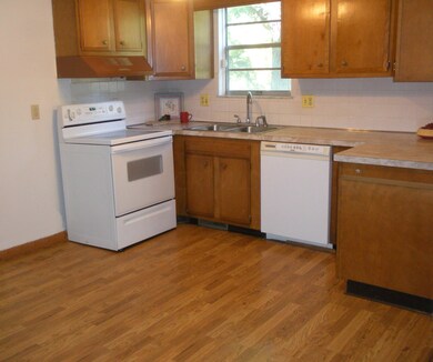 471 Heather Hill Rd, Columbus, OH 43213 - photo 6