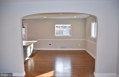809 Larch Ave, Takoma Park, MD 20912 - photo 3