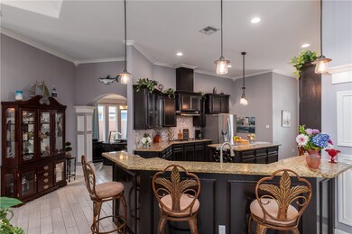 Roomy Breakfast Bar