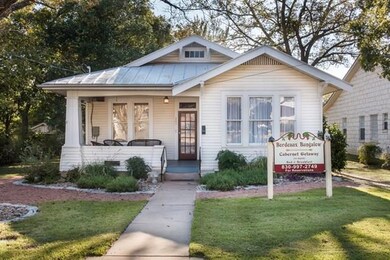 307 E San Antonio St, Fredericksburg, TX 78624 - photo 2