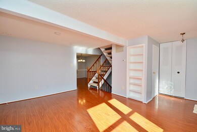 8674 Bent Arrow Ct, Springfield, VA 22153 - photo 5