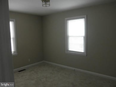 8717 Eddington Rd, Parkville, MD 21234 - photo 5