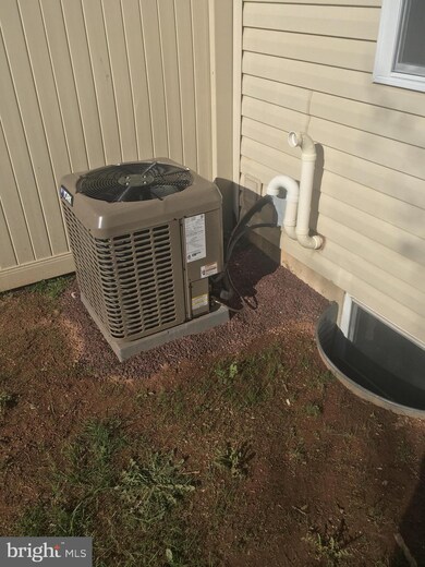 597 Campus Dr, Perkasie, PA 18944 - photo 4