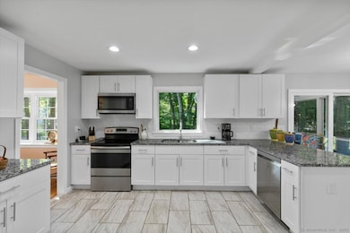 330 Foxwood Rd, Guilford, CT 06437 - photo 2