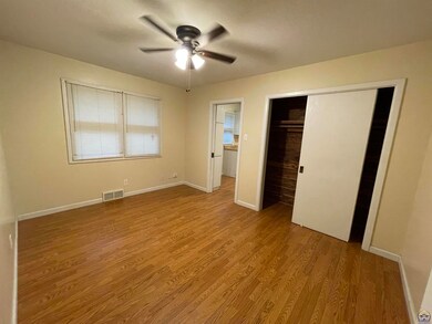 1409 SW Burnett Rd, Topeka, KS 66604 - photo 7