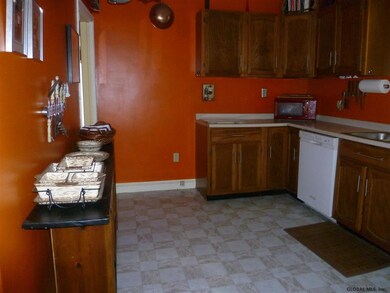 8 Fordham Ct, Albany, NY 12209 - photo 6