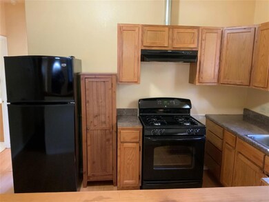 606 N Clements St, Gainesville, TX 76240 - photo 5