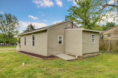 1015 N Newton Ave-5