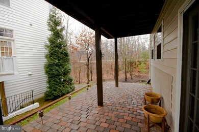 9177 Ciri Inlet Ct, Fort Belvoir, VA 22060 - photo 3