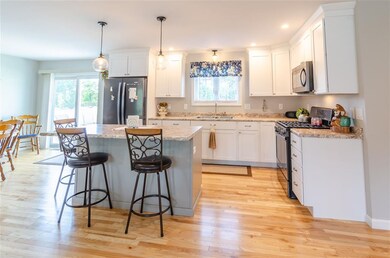 395 S Mammoth Rd, Manchester, NH 03109 - photo 7