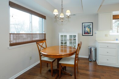 3822 Greenleaf Circle-107