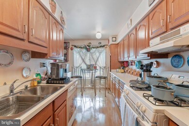 5245 W Running Brook Rd unit U302, Columbia, MD 21044 - photo 6