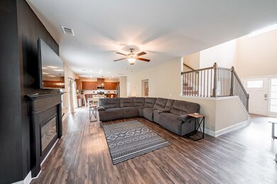 Open Concept - Family Room/Eat-In Kitchen