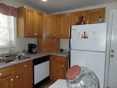 68 Blevens Dr, Manchester, NH 03104 - photo 3