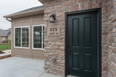 RE_825 E Kings Mead Unit 4-2