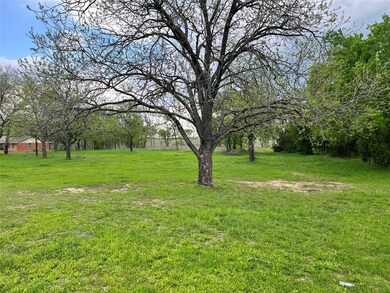 601 E Lake St, Ennis, TX 75119 - photo 5