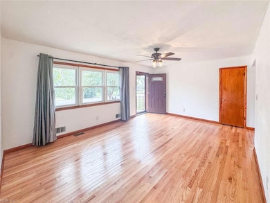 4816 Lonewillow Ln, Virginia Beach, VA 23455 - photo 2