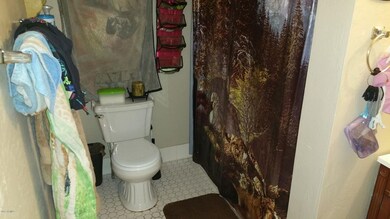 Unit A - Bathroom1a