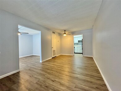 Living room/dining room