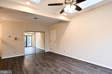 205 Skyhill Rd unit 7, Alexandria, VA 22314 - photo 2