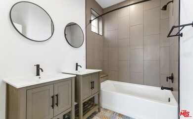 4537 St Charles Place unit 1/2, Los Angeles, CA 90019 - photo 3