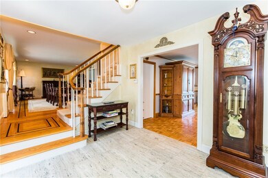 55 Meshanticut Valley Pkwy, Cranston, RI 02920 - photo 5