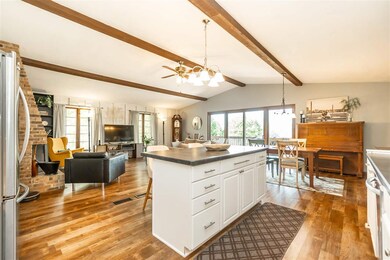 1628 Grandview Ct, Cedar Falls, IA 50613 - photo 4