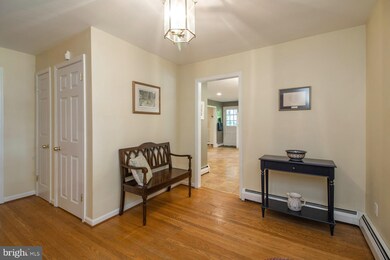 291 Aronimink Dr, Newtown Square, PA 19073 - photo 3