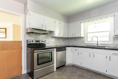 3323 Croyden-3