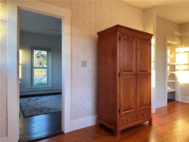 481 Oliphant Ln, Middletown, RI 02842 - photo 7