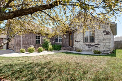 940 E Weldon Dr, Nixa, MO 65714 - photo 2