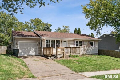 3212 W 13th St, Davenport, IA 52804 - photo 2