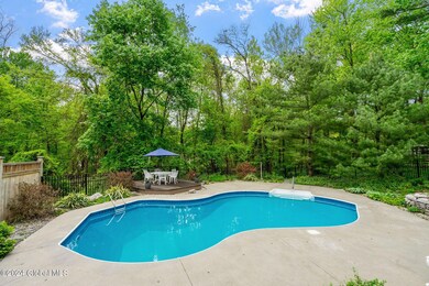 15-web-or-mls-2736-doelner-circle