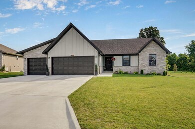 816 S Rockburn Ct, Nixa, MO 65714 - photo 2