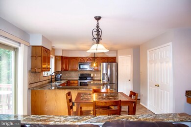 8639 Cross Chase Ct, Fairfax Station, VA 22039 - photo 4