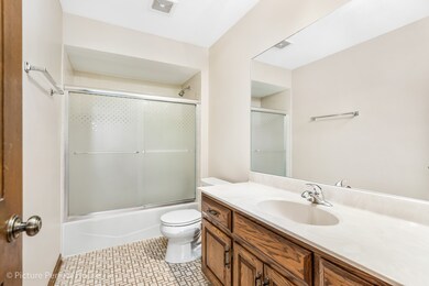 876 Buttonwood Cir, Naperville, IL 60540 - photo 4